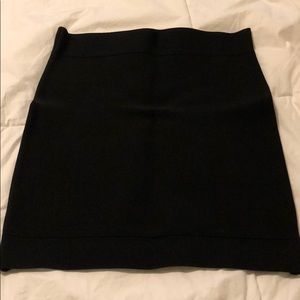 BCBG MAXAZRIA black fitted skit large New with tag